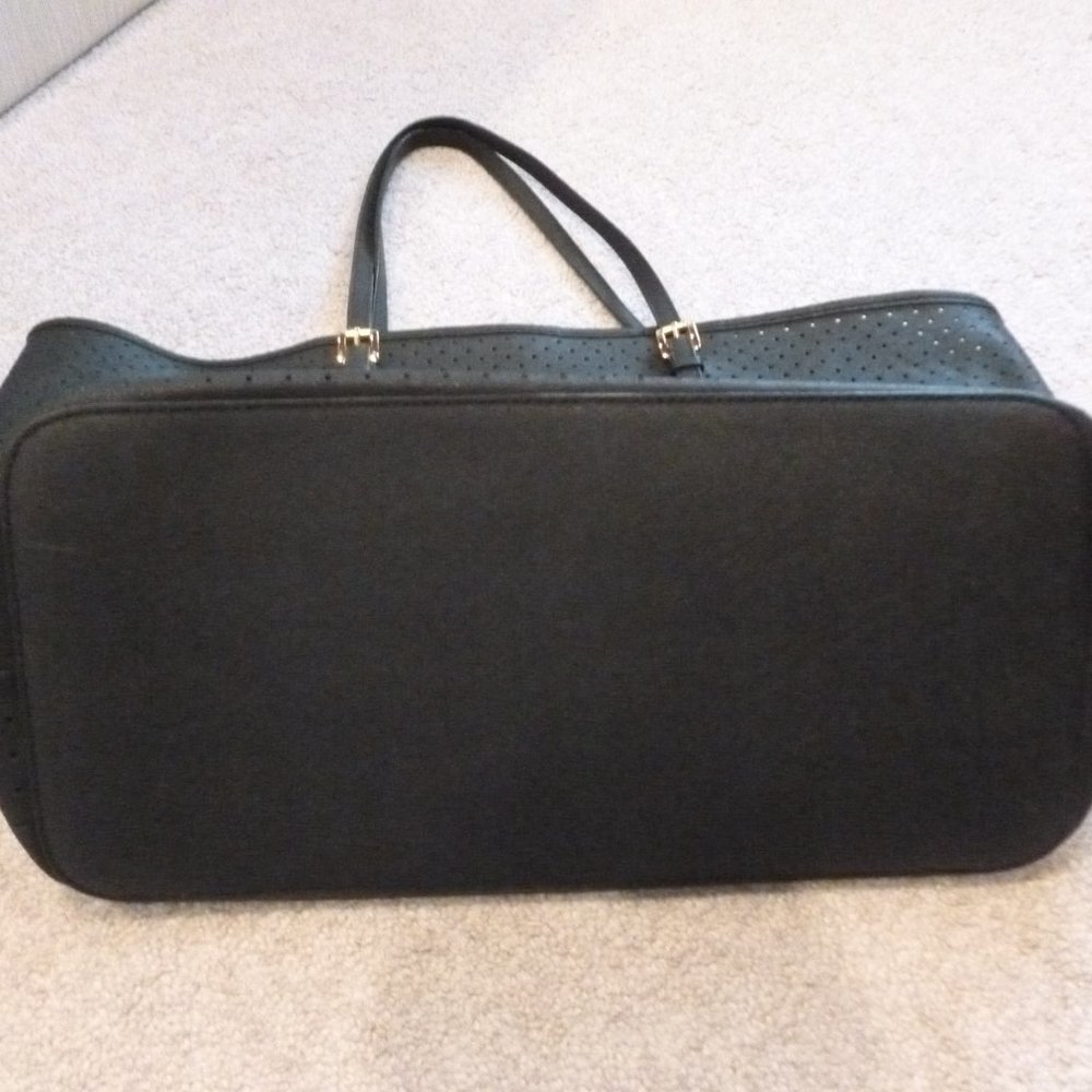 Michael Kors Perforated Leather Jet Set Tote HOST PICK! - Picture 7 of 11